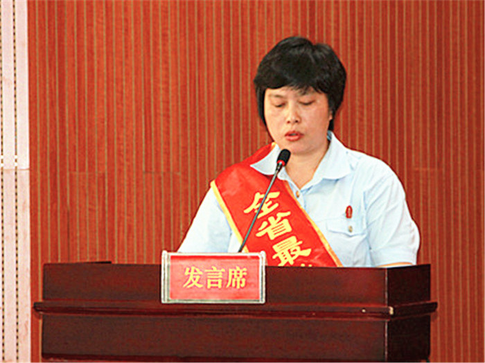 C:\Users\Administrator\Desktop\最美基层法官\07麻城市法院民一庭副庭长谭燕玲作报告.jpg