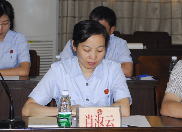 潜江法院院长赵斌在会议上讲话潜江市委常委,常务副市长罗茂文出席